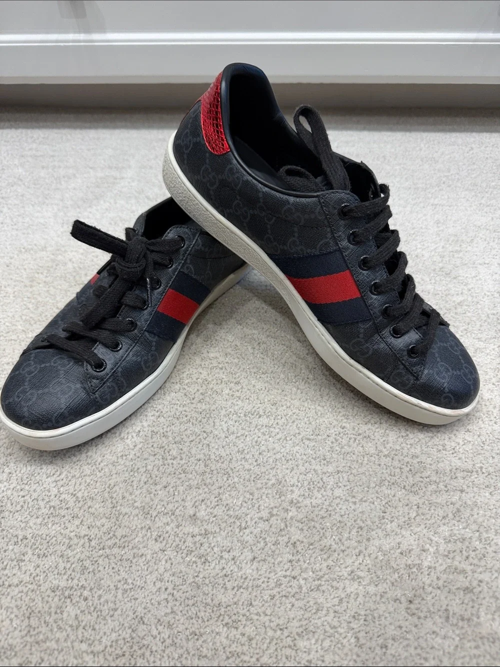 Gucci Ace GG Black Low-Top Sneakers with Red & Navy Stripe
